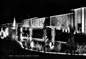 Liege Expo 1939 - Le jardin d'eau avec la tour haute tension du palais de l'électricité