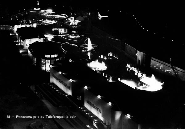 Liege Expo 1939 - Le jardin d'Eau  ou l'on aperçoit très faiblment la voute d'eau à gauche du motif central