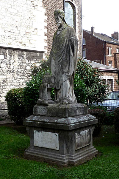 Statue de Notger à St Remacle à Liège