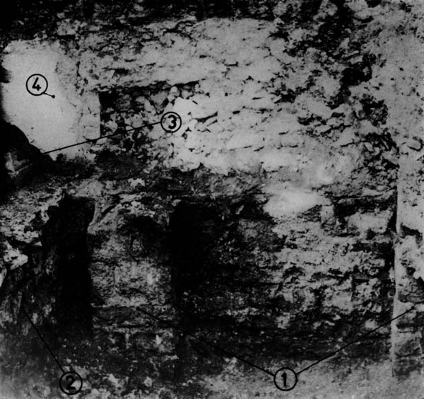 Fig. 7. Vue des fouilles de la crypte occidentale de Liège.